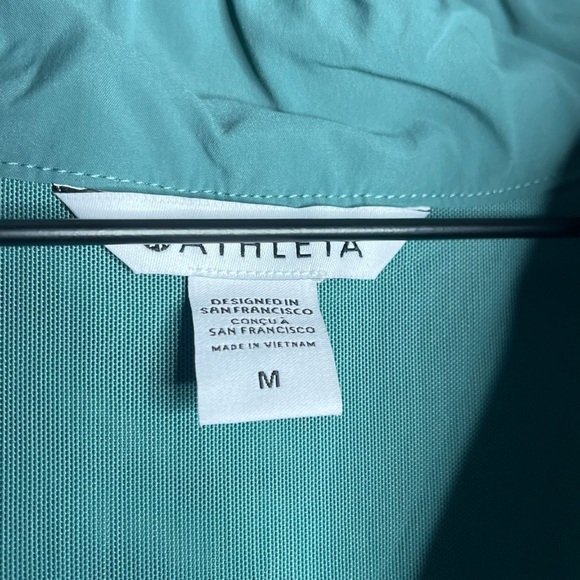 Athleta Advantage Poplin Top Vented Teal 1/4 Zip Size Medium - Picture 8 of 10